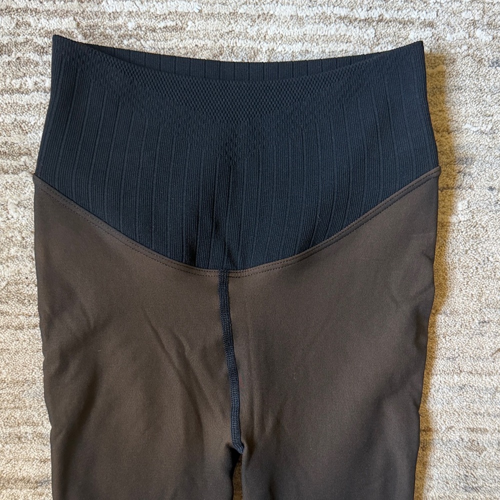 Tummy Control Leggings - Picture 2 of 6